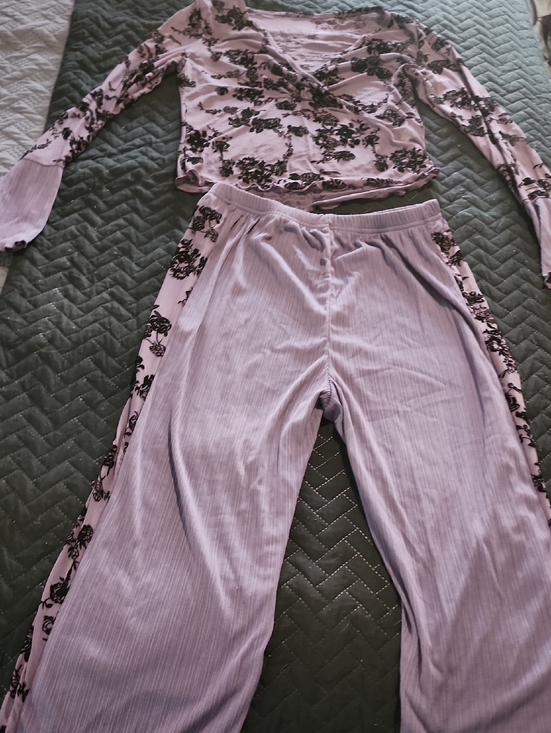 Xhilaration Other - Xhilaration Lavender Floral Long-Sleeve Pajama Set with Black Accents